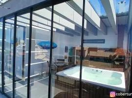 Cobertura fantástica apenas 70 metros da praia