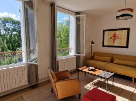 Côté Loire, hotel din La Charité