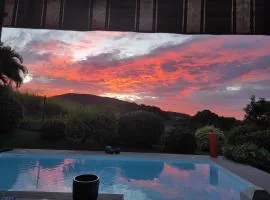 Bungalow face à la très belle plage de Cluny