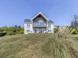 Luxury by the Sea! - 4 Double En-Suite Bedrooms