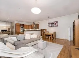 Spacious luxury all inclusive old town flat