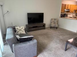 Amazing, Large, Parking, Long Term, hotel di Elkins Park Gardens