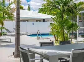 The Sandbar Walk To Beach Comfy Beds Firepit Pool