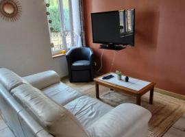 La maison de Victoire avec cour, hotel v destinaci Fourmies