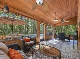 The Secluded Sanctuary Zen Nature Retreat with Salt Pool, Office & Lanai
