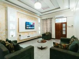 Adizo House - BEACH CLOSE - AC - WIFI - WASHINGMACHINE