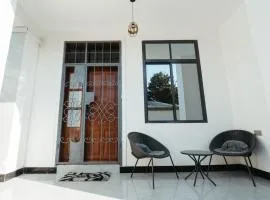 Adizo house - close to beach with AC, Washingmachine and Wifi