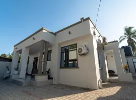 Strandnahes Haus mit Klimaanlagen und Waschmaschine