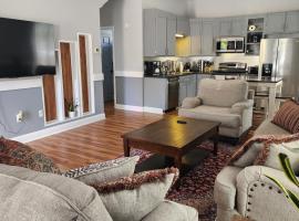 King Room, Early check-in, Grill, Wi-Fi Parking, Washer Dryer, hotel in Douglasville