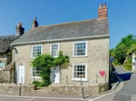 4 Bed in Godshill IC034