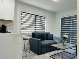 Cozy 2 Bedroom Suite Pet Friendly Garage