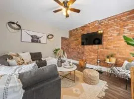 Sophisticated Boho Condo Walkable Columbus