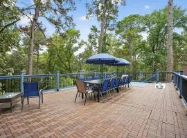 Evergreen Estate with Rooftop Balcony & Games home