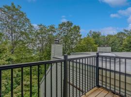 Steps to Ski Trail Fireplace - Kingswood 1B，Quechee的飯店