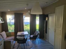 Modern cottage, quiet area with good bus connection