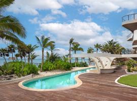 Beachfront 3BR Condo at Tankah Bay, hotel en Tankah