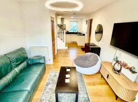 Beautiful Modern 2 Bed house combined with a vintage feel near Central Cambridge Sleeps 4
