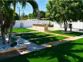 Spacious 3 BR Gem Near Beach Sleeps 10 Pompano Beach