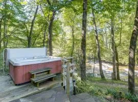 Hiwassee River Gem with Huge Decks Great for Groups