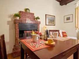 Cozy Tuscany Apartment in SUVERETO by Countryside & Sea