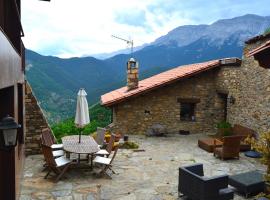 Casa Rural al Pirineu、Ansobellのファミリーホテル