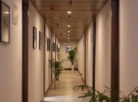 Lumi Stays- Luxurious Studio Apartment