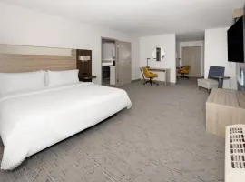 Holiday Inn Express & Suites Wyomissing by IHG