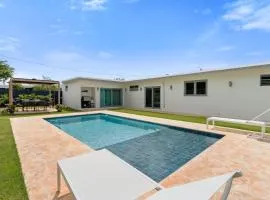 Villa Serena Luxury Home with Private Pool- close to BQN