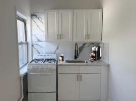 Scandinavian Style 1 Bd 15 min to nyc parking, hotel di Guttenberg
