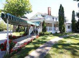 Colonial Inn Harbor Springs, boutique hotel in Harbor Springs