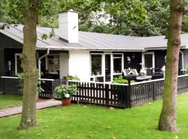 8 person holiday home in Hals-By Traum, hotel v destinaci Hals