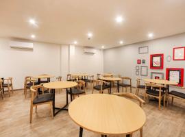Hotel Sun Plaza, hotel near Delhi International Airport - DEL, New Delhi