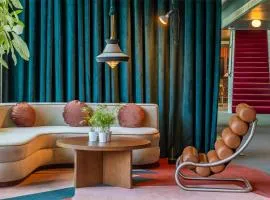 Cenica Porto Hotel, Curio Collection By Hilton