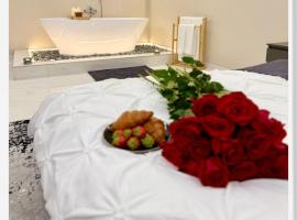 Wot Luxury Silver Center, hotel u gradu 'Arad'