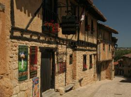 Hotel Rural Calatañazor, povoljni hotel u gradu Calatanazor