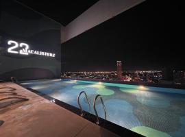 NEW Georgetown 22 Macalisterz Elegant 2BR 5pax, accessible hotel in George Town