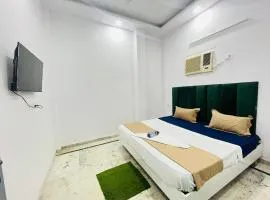 KB Residency- Opposite Max Hospital Gate no5