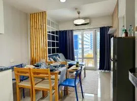 New Cozy 2-bedroom deluxe condo for 5 pax in MOA