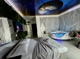 R U B I room by 50 shades