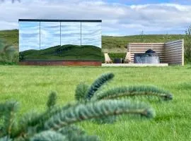 Nest Retreat Iceland - Mirror Houses by the Rangá river