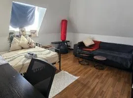 Cozy Room in Dortmund Center, with small Balcony