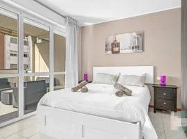 PE19 - Bright & Modern Apartment with Park View -