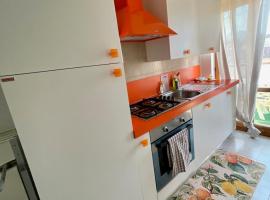 ZIGI - Beautiful, sunny apartment, 70m2, close to the sea, hotel em Scalea