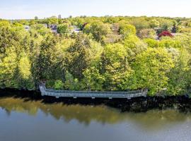 OatHillLakeSide suit, помешкання з кухнею у місті Галіфакс