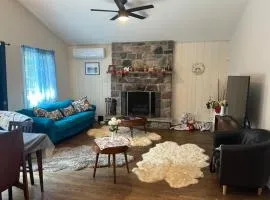 Evergreen Escapes 4 BR with Game Room, Firepit near Kalahari and Camelback