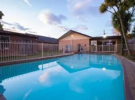 Pool, Games & fun - Family Retreat!