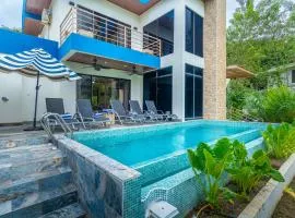 Sleeps 8-Beachfront-Private pool-Wildlife-100MB