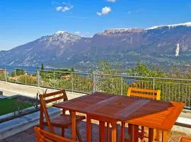 La Quiete 23 Lake view apartment by Gardadomusmea