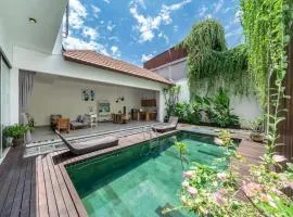 Modern Tropical 2BR Villa in Seminyak Kuta with Pool & Garden