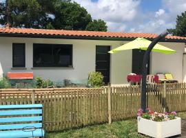 Maison La Hume climatisée avec piscine et terrasse, hotel in Gujan-Mestras